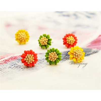 http://www.orientmoon.com/10196-thickbox/wanyingexquisite-daisy-stud-earrings.jpg