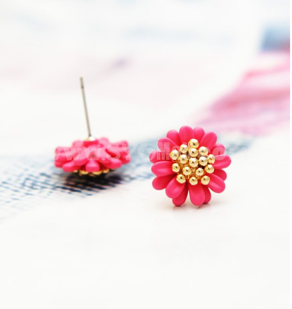 Wanying　Exquisite Daisy Stud Earrings