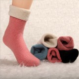 Wholesale - 10pcs/Lot LR Women Winter Solid Color Thickened Woolen Socks Room Socks Mixed Colors