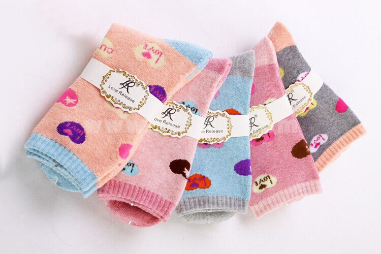 10pcs/Lot Cartoon Women Winter Thickened Woolen Socks Room Socks -- LOVE Mixed Colors