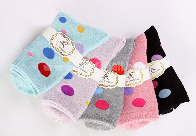 10pcs/Lot Cartoon Women Winter Thickened Woolen Socks Room Socks -- Polka Dots Mixed Colors