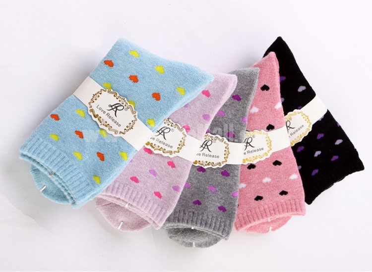 10pcs/Lot Cartoon Women Winter Thickened Woolen Socks Room Socks -- Loving Heart Mixed Colors
