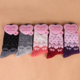 Wholesale - 10pcs/Lot Cartoon Women Winter Thickened Cony Hair Socks Room Socks -- Leaves Mixed Colors
