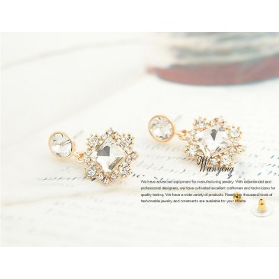 http://www.orientmoon.com/10298-thickbox/wanying-exquisite-shiny-stud-earrings.jpg
