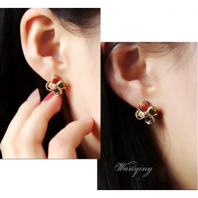 http://www.orientmoon.com/10373-thickbox/wanying-colorized-flora-zircon-stud-earrings.jpg