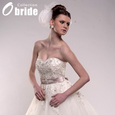 http://www.orientmoon.com/10659-thickbox/ball-gown-strapless-sweetheart-wedding-dresses-with-beaded-applique.jpg