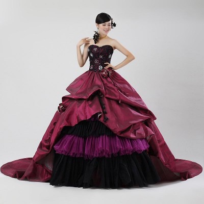http://www.orientmoon.com/11316-thickbox/ball-gown-strapless-sweetheart-wedding-dresses-with-chapel-train.jpg