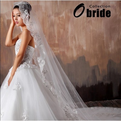http://www.orientmoon.com/11339-thickbox/luxurious-tulle-scalloped-edge-wedding-veil-with-sequin.jpg