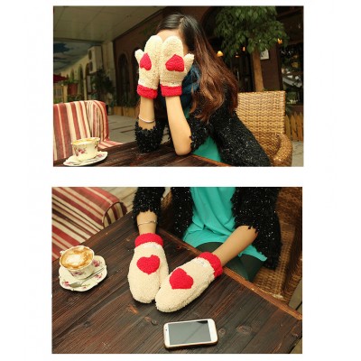 http://www.orientmoon.com/12390-thickbox/warm-fashion-full-finger-gloves-with-heart-shape.jpg