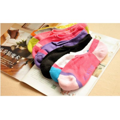 http://www.orientmoon.com/12447-thickbox/extra-thick-multicolor-warm-ankle-socks.jpg