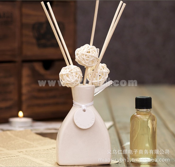 Home Air Freshener Aromatherapy Essential Oil and Taper Ceramic Bottle Set -Q303