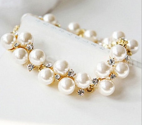 Luxurious Pearl Diamond Alloy Bracelet (TA128)