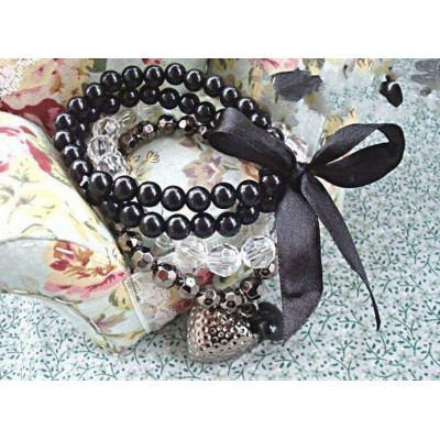 http://www.orientmoon.com/16111-thickbox/hot-sale-stylish-beading-bracelet-with-black-peach-heart-bowknot-pendants-t093.jpg