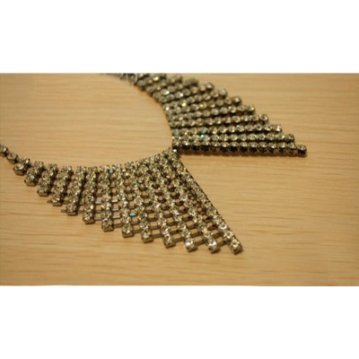 http://www.orientmoon.com/17620-thickbox/elegant-diamonds-bowknot-alloy-collar-tb499.jpg