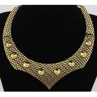 http://www.orientmoon.com/17670-thickbox/retro-punk-rivet-alloy-necklace-f38.jpg