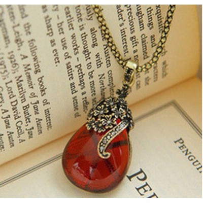 http://www.orientmoon.com/17835-thickbox/hot-sale-korea-hollow-carve-rhinestone-necklace.jpg
