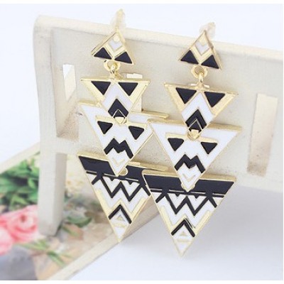 http://www.orientmoon.com/17890-thickbox/korea-personalized-triangle-vintage-earring-tb251.jpg