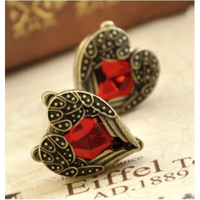 http://www.orientmoon.com/17999-thickbox/vintage-angel-wing-peach-heart-earring.jpg