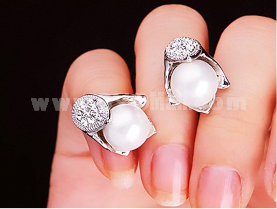 Korea Stylish Exquisite Diamonds Lily With Pearl Earring