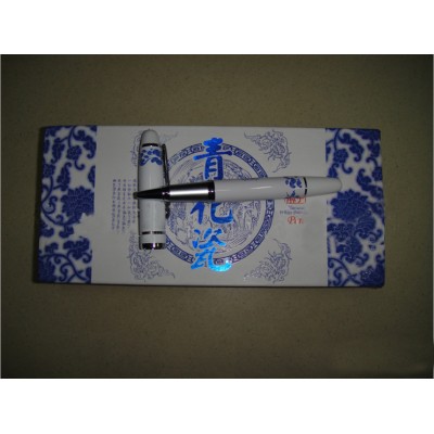 http://www.orientmoon.com/19095-thickbox/blue-and-white-porcelain-gift-fountain-pen.jpg