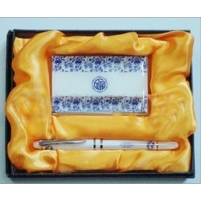 http://www.orientmoon.com/19110-thickbox/blue-and-white-porcelain-pen-card-case.jpg