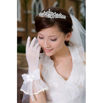 http://www.orientmoon.com/42224-thickbox/tulle-wrist-length-bridal-gloves-with-bow.jpg