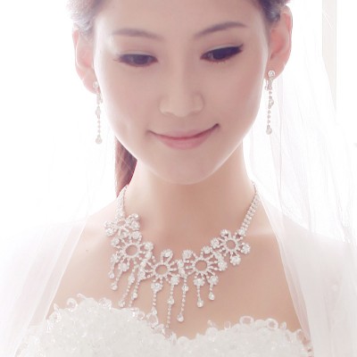 http://www.orientmoon.com/42277-thickbox/shiny-flora-design-alloy-rhinestone-women-s-jewelry-set-including-necklace-earrings.jpg