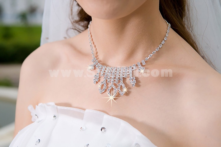 Shiny Design Alloy & Rhinestone Women's Jewelry Set Including Necklace, Earrings