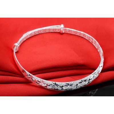 http://www.orientmoon.com/48049-thickbox/silver-plating-star-pattern-women-s-bracelet.jpg