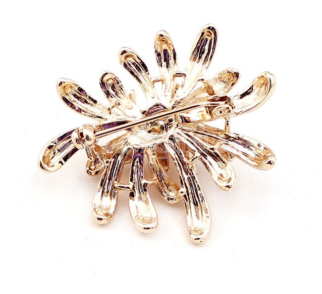 Crystal Pearl Chrysanthemum Style Brooch with SWAROVSKI Elements
 (9418)