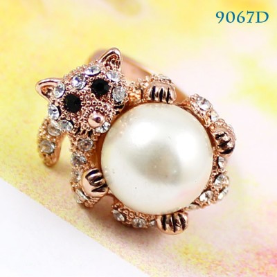 http://www.orientmoon.com/49977-thickbox/crystal-pearl-koala-style-ring-with-swarovski-elements-9067d.jpg