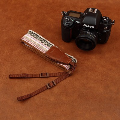 http://www.orientmoon.com/56448-thickbox/shoulder-strap-for-slr-camera-universal-type-embroidery-series-cam8435.jpg