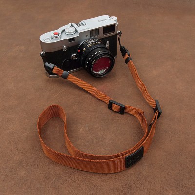 http://www.orientmoon.com/56538-thickbox/shoulder-strap-for-slr-camera-universal-type-brown-cam1855.jpg