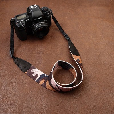http://www.orientmoon.com/56549-thickbox/shoulder-strap-for-slr-camera-universal-type-camouflage-pattern-cam1001.jpg