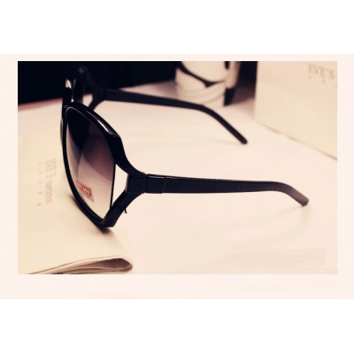 http://www.orientmoon.com/56780-thickbox/vintage-oversized-frame-fashion-sunglasses.jpg