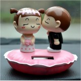 Wholesale - Cute Asian Solar Powered Lover Dolls, Motion Toy Bobble Head