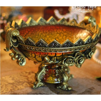 http://www.orientmoon.com/66819-thickbox/vintage-resin-compote-pattern-family-artware.jpg