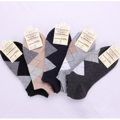 http://www.orientmoon.com/71944-thickbox/free-shipping-classic-diamond-pattern-summer-men-s-invisible-soild-color-causal-ankle-socks-boat-socks-20-pairs-lot-one-color.jpg