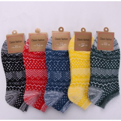 http://www.orientmoon.com/71981-thickbox/free-shipping-classic-national-style-summer-men-s-invisible-soild-color-boat-socks-12-pairs-lot-one-color.jpg