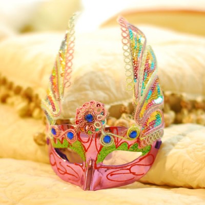 http://www.orientmoon.com/72261-thickbox/2pcs-halloween-custume-party-mask-two-wings-mask-half-face.jpg