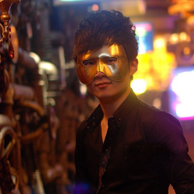 http://www.orientmoon.com/72322-thickbox/halloween-custume-party-mask-male-mask-half-face-30g.jpg