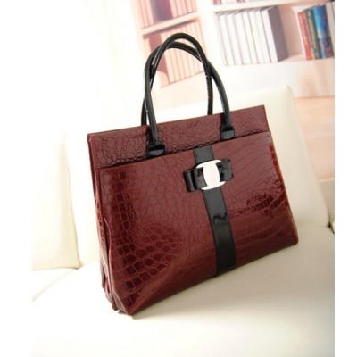 http://www.orientmoon.com/74613-thickbox/charming-stylish-ol-pu-croco-pattern-bag-shoulder-bag-dl601.jpg