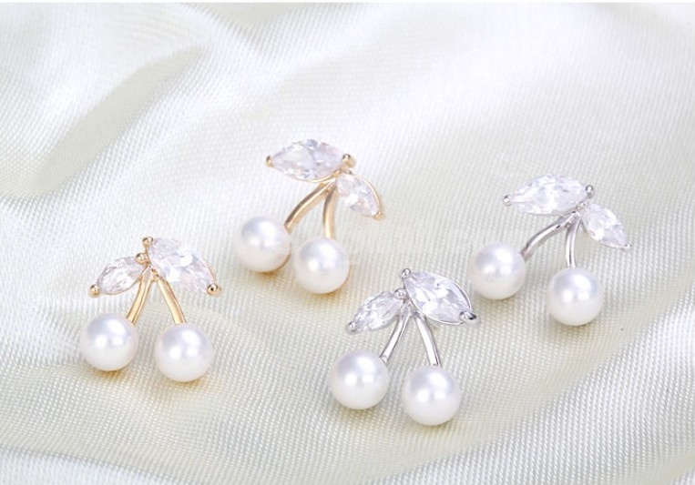 Exquisite Pearl Zircon 18K Gold Plating Cute Cherry Pattern Ear Stud