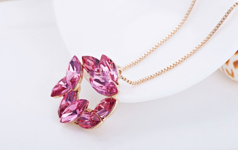 Women's Swarovski Element Flora Pattern Crystal Exquisite 18K Gold Plating Choker