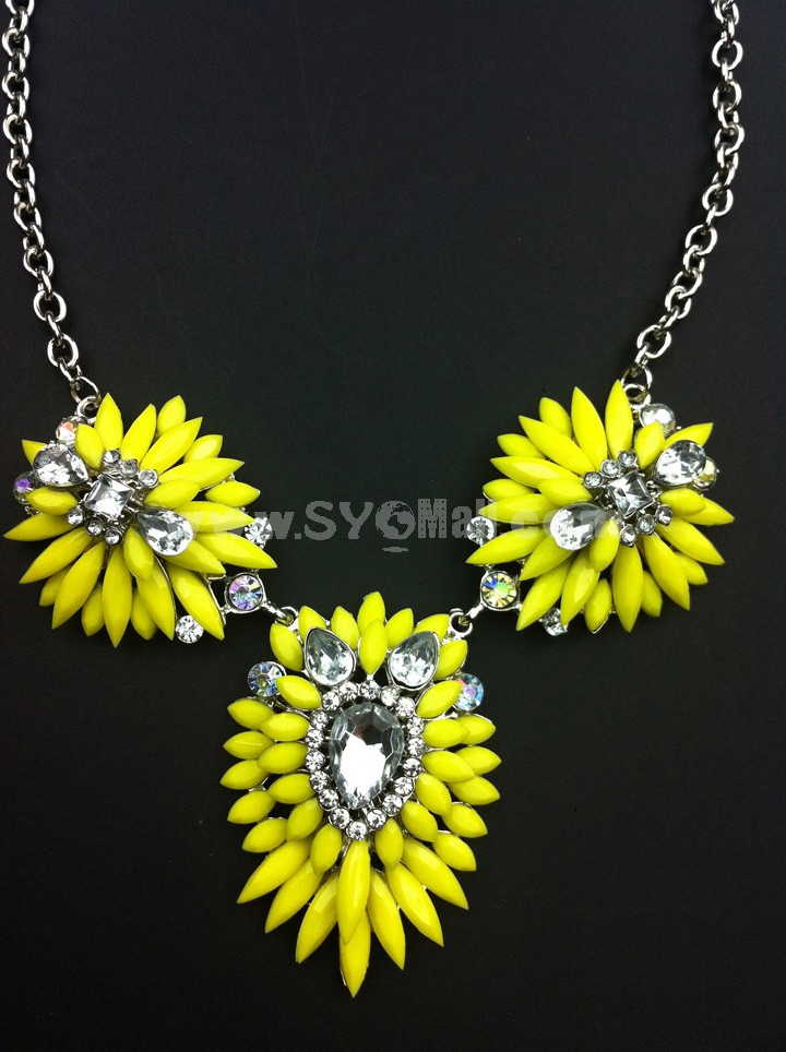 Stylish Exaggerate Luxurious Shiny Color Alloy with Resin/Rhinestone Women Necklace Choker