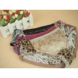 Wholesale - Lady Middle Waist Bodyfit Solid Color Emboidery Underwear (6826K)