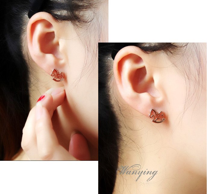 Wanying Exquisite Ziwaa Rose Gold Stud Earrings 