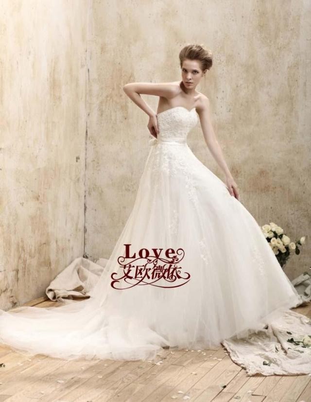 A-line Korean style V-neck Luxurious Wedding Dress with Cathedral Train