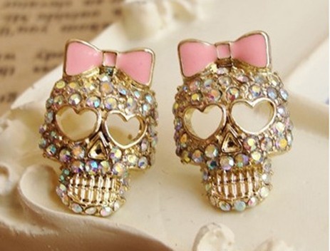Vintage Diamonds Skull & Pink Bowknot Earring 